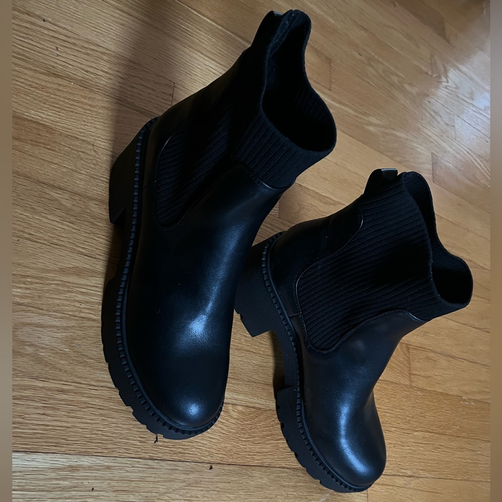 Madden Girl Black Chelsea Ankle Booties Women’s Size 10